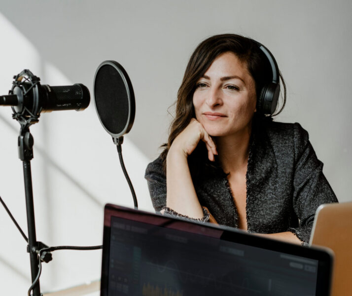 Icon Ultimate Guide to Podcast Advertising in 2025